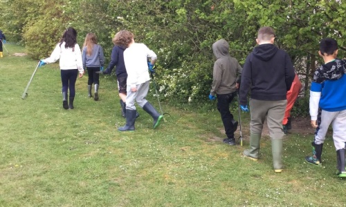 News » Love for God: tidying the school environment